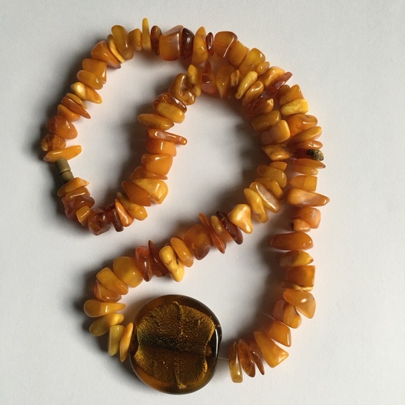 Vintage Amber Necklace with Glass Pendant, 20.5 Inches - Picture 8 of 8